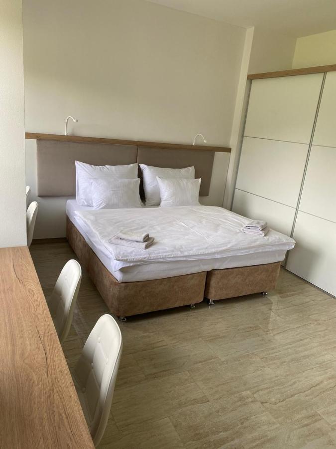 Hostinec U Zlate Lipy Noviny pod Ralskem Ngoại thất bức ảnh